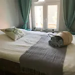 Flower Street Apartment